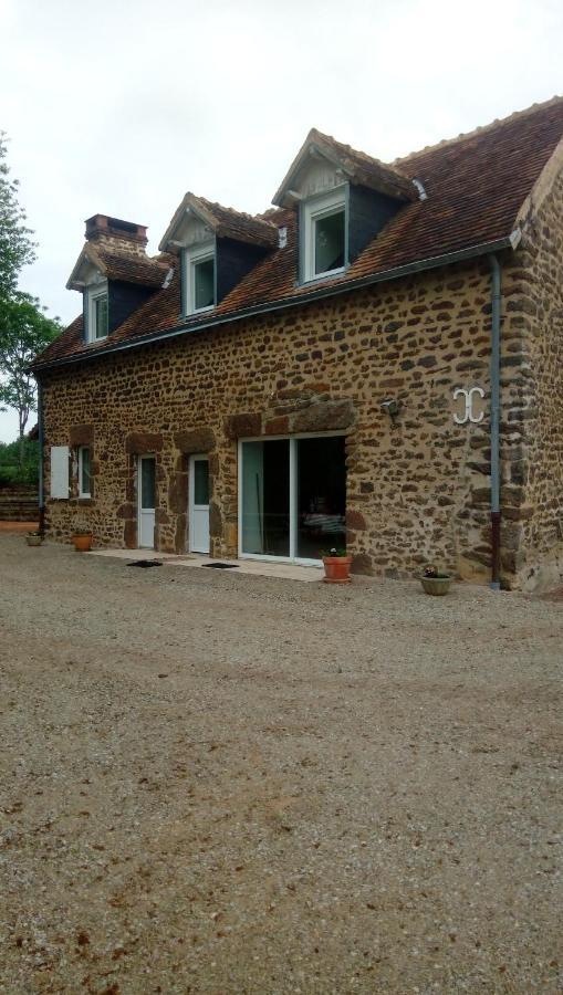 Maison En Pierre De Pays Ségrie Exterior photo